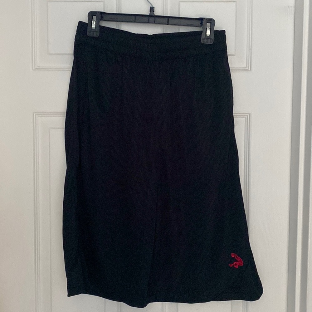 New men’s basketball drawstring shorts size medium length 26” smoke free home
